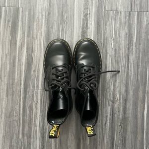BLACK DR MARTENS SIZE 7